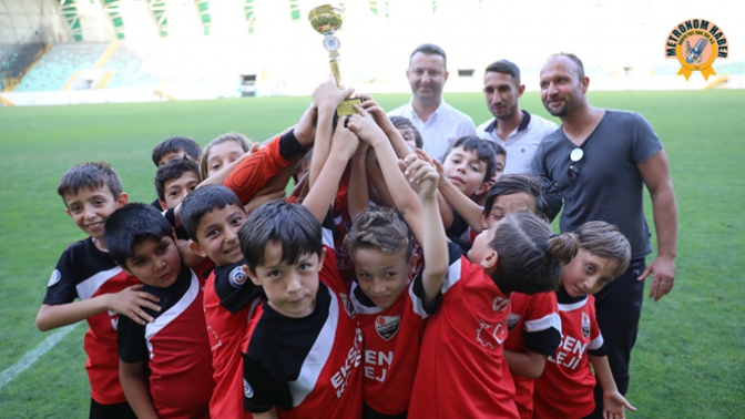 563.Çağlak Festivali 10 Yaş Futbol Turnuvası İle Son Buldu