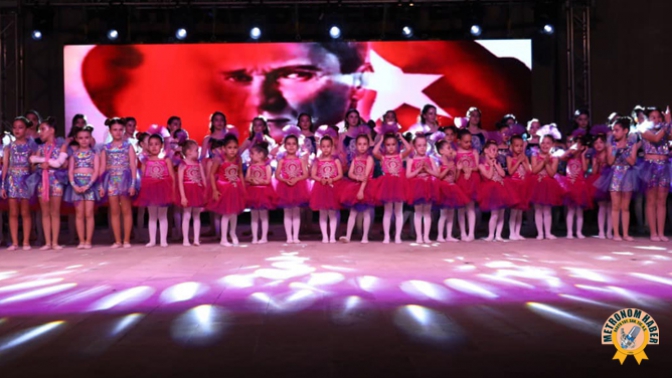 Akhisar Belediyesi Bale Ve Modern Dans Gösterisi Çok Renkli Geçti