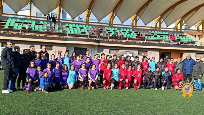 Akhisargücü Atatürk'ün Akhisar'a Gelişinin 100. Yılı Adına Kız Futbol Turnuvası Düzenledi