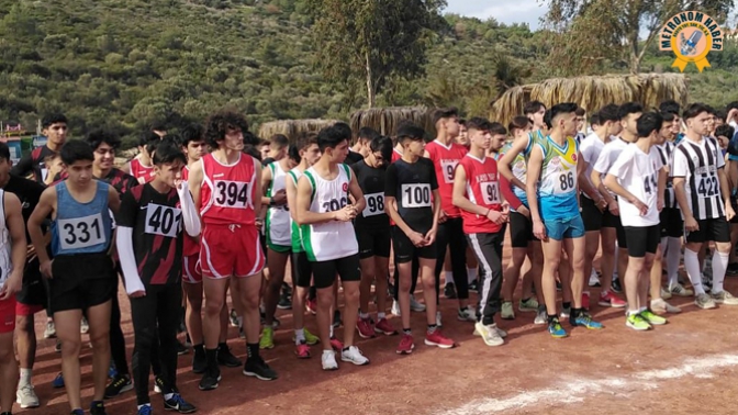 Akhisarlı Öğrenciler Kros Müsabakalarında Türkiye Şampiyonasına Katılıyor