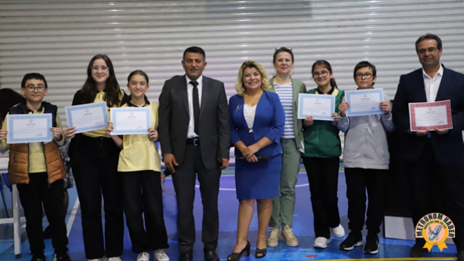 Ticaret Borsası Altı Eylül Ortaokulu bilgi yarışmasında birinci oldu