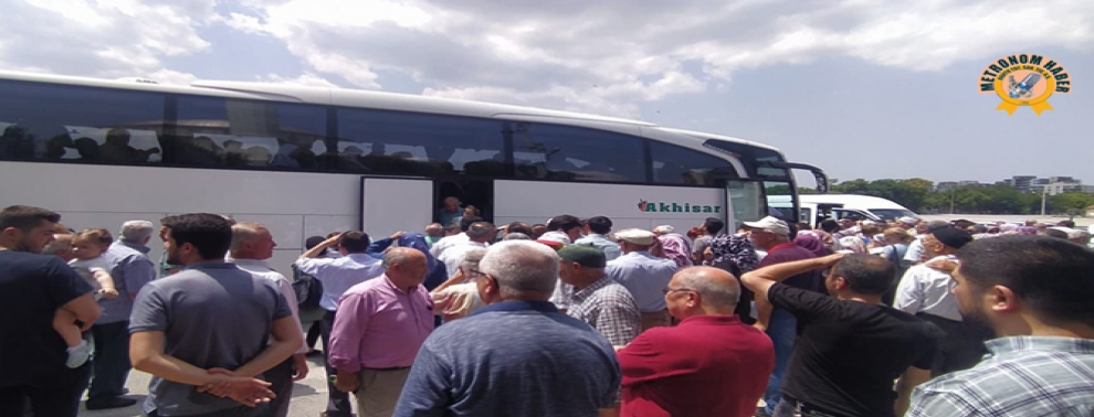 Akhisar’lı Hacı Adayları Dualarla Uğurlandı Akhisar’lı Hacı Adayları Dualarla Uğurlandı