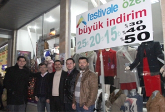 16 Sokak Esnafı Alışveriş Festivaline Özel Sokağı Süsledi