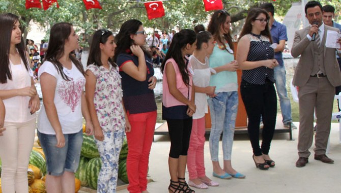 35. Geleneksel Gölmarmara Kavun-Karpuz Festivali Renkli Geçti