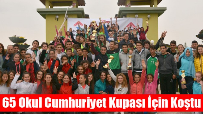 65 Okul Cumhuriyet Kupası İçin Koştu