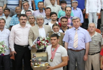 652. Kırkpınar Yağlı Güreşlerinde Akhisarlı Başarılı Güreşçi Takdir Topladı