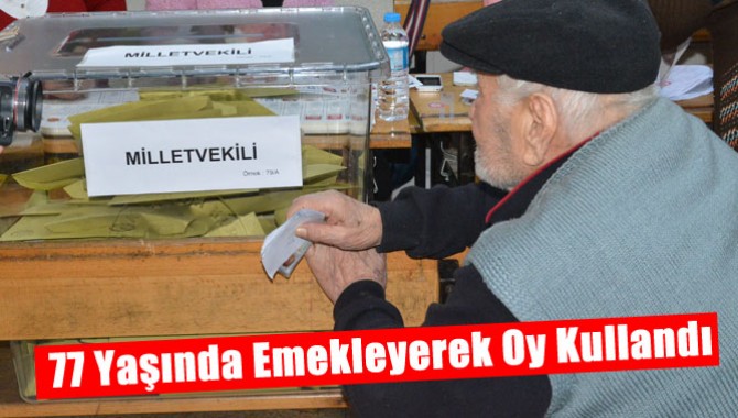 77 Yaşında Emekleyerek Oy Kullandı