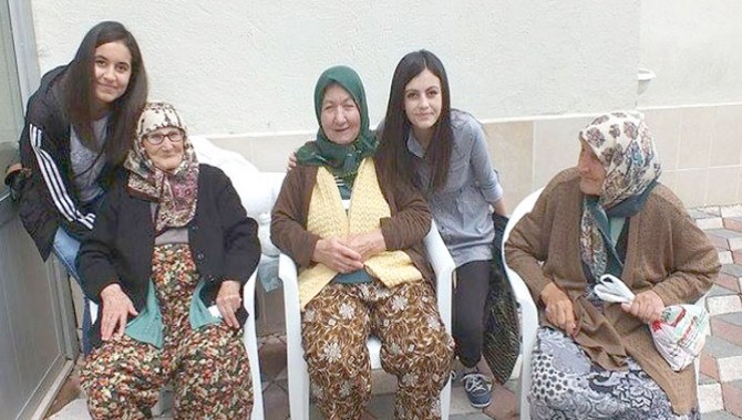 ADD Gençlik Kolları Huzurevini Ziyaret Etti