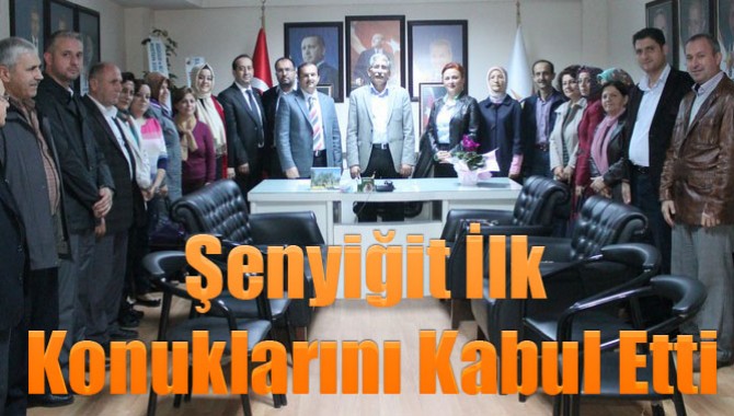 AK Parti İlçe Başkanı Şenyiğit İlk Konuklarını Kabul Etti