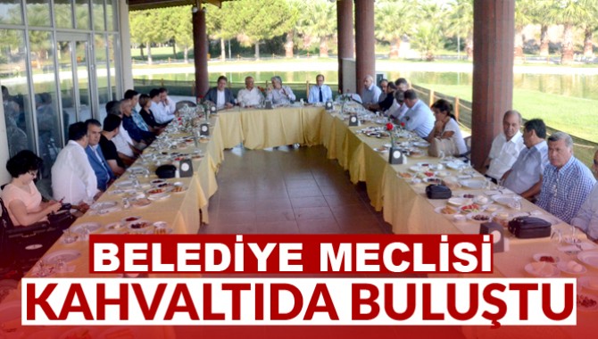 Akhisar Belediye Meclisi Kahvaltıda Buluştu