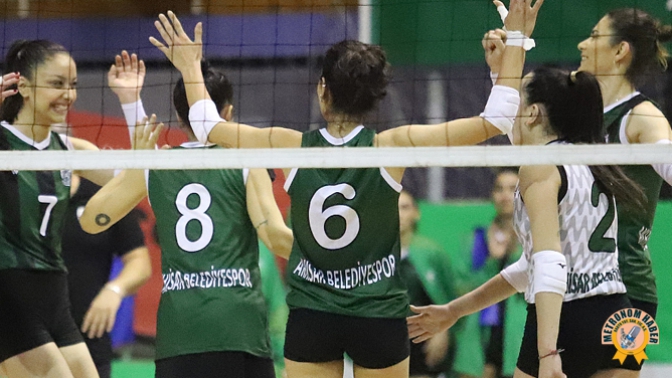 Akhisar Belediye Voleybol Takımı, İzmir Büyükşehir'i 3-0 Yendi