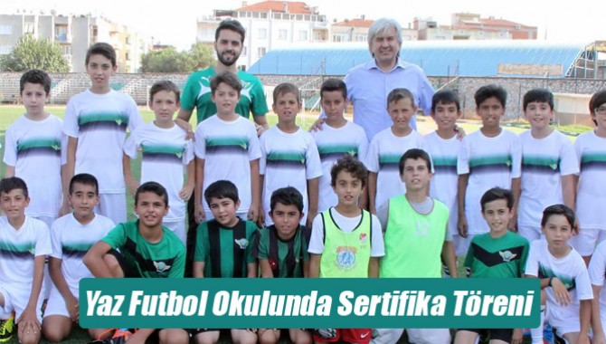 Akhisar Belediyespor Yaz Futbol Okulunda Sertifika Töreni