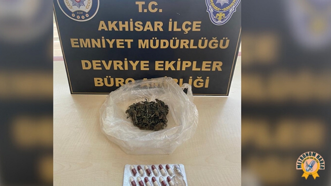 Akhisar’da Asayiş Ekipleri Şüpheli 2 Şahısta Esrar Yakaladı