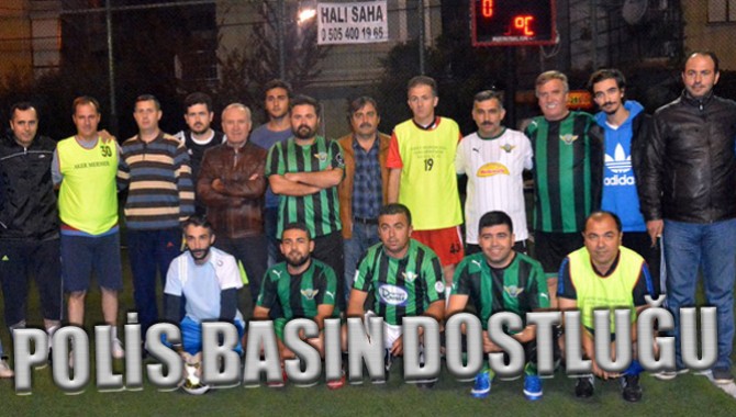 Akhisar’da Görev Yapan Polisler Akhisarlı Gazetecileri Açık Farkla Yendi 15-5