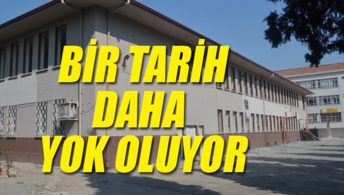 Akhisar Lisesi Yıkılıyor