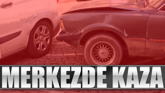 Akhisar Şehir Merkezindeki Kaza Ucuz Atlatıldı