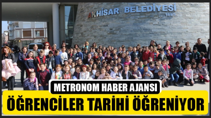 Akhisarlı öğrenciler tarihi öğreniyor