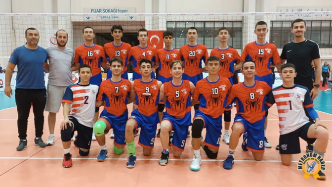 Akhisarlı Voleybolculardan Tarihi Başarı!