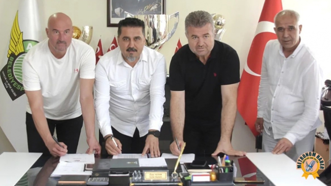 Akhisarspor’da İlker Yanar dönemi başladı