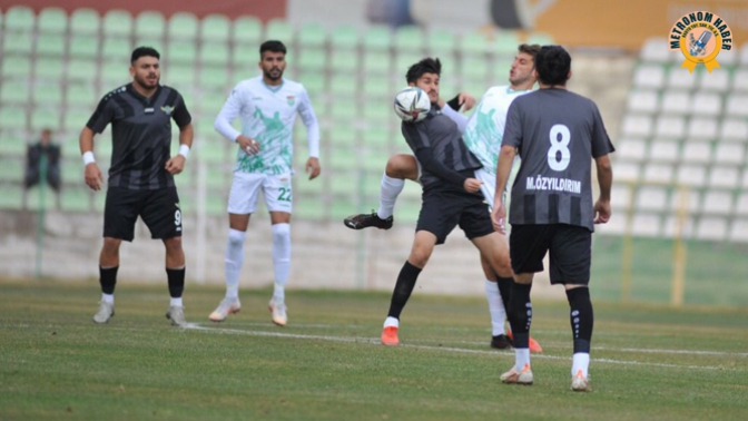 Akhisarspor Deplasmandan 3 Puan ile dönüyor