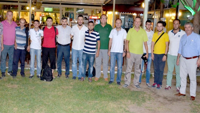 Akhisarspor Yönetimi Basın Mensupları İle Buluştu
