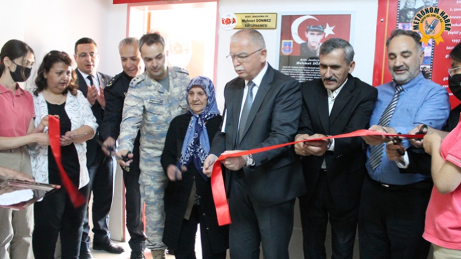 Akselendi’de Şehit Jandarma Er Mehmet Dönmez Kütüphanesi Açıldı