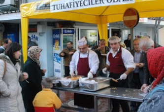 Alışveriş Festivalinde Tuhafiyeciler Odasından Bin Kişilik Makarna