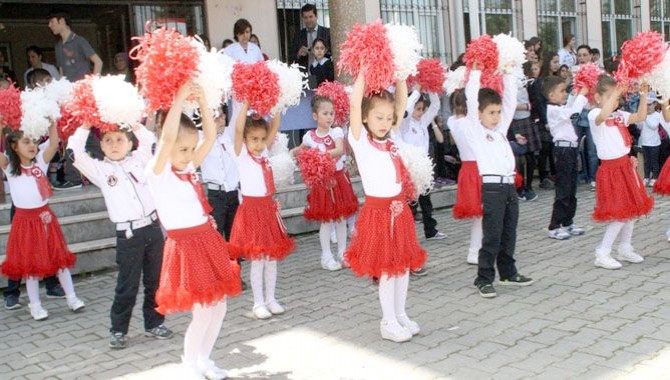 Anadolu Namık Oğul Lisesi Anasınıfı Öğrencileri Çocuk Bayramını Kutladı