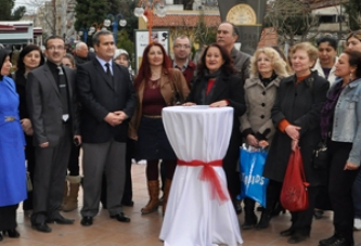 Asder Derneği Kadın Sanatçılarından Sokak Sergisi