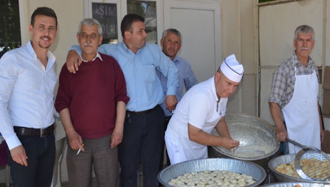 Ata Tur Şoförleri Somada Şehit Olanlar İçin Lokma Döktürdü