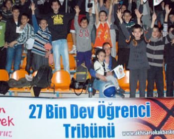 27 Bin Dev Öğrenci Tribünü Kapalı Spor Salonunda yerini aldı