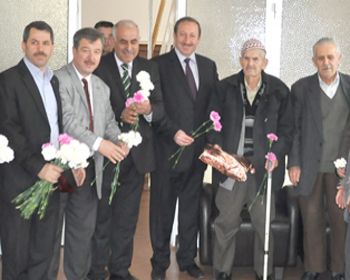 Beyaz Yunus Derneği ve Tuhafiyeciler Odası Huzurevini Ziyaret Ettiler!