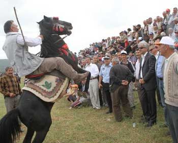 Çağlak Festivali Canlandırma, Cirit ve Güreş Müsabakaları İle Son Buldu