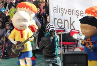 Caillou Bugün Akhisarlı Çocuklar il Buluşacak