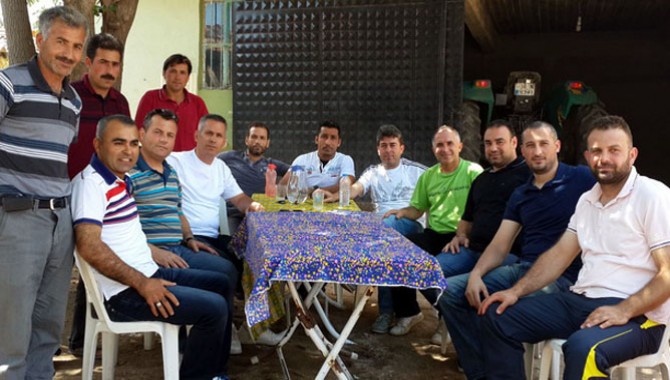 Futbolcu Arkadaşlarını Köyde Ağırladı