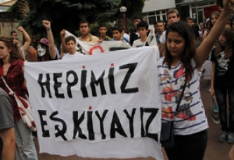 Genç Grupların Direnişi Sürüyor