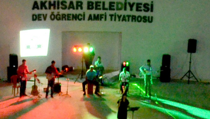 Goy Goy Grubu İlk Konserini Amfi Tiyatroya Verdi
