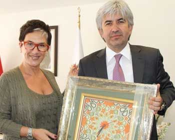 Hayırsever Vatandaş Zeynep Gülün Öngör’den Belediye’ye Teşekkür Ziyareti