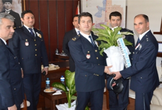 İlçe Emniyet Müdürlüğü Meslektaşlarının Tebriklerini Kabul Etti