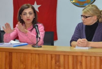 İlçe Seçim Kurulu Başkanı Arzu Özkan Şahiner, Muhtarları Bilgilendirdi