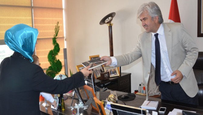 İlk Kitabını Çıkaran Hatice Güryıldız’dan Hızlı’ya Teşekkür Ziyareti