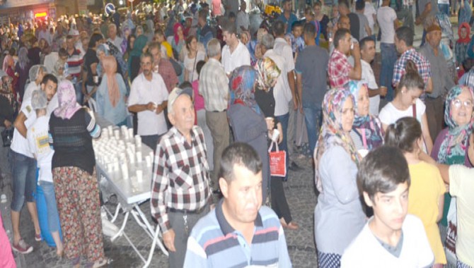 Kadir Gecesinde Akhisar'daki Camiler Doldu Taştı