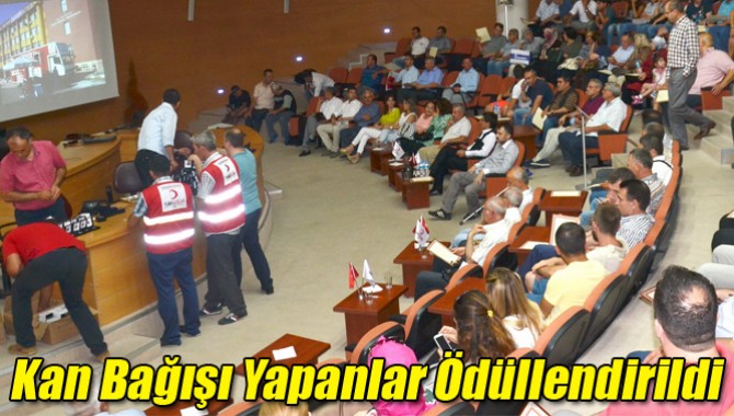 Kan Bağışı Yapanlar Ödüllendirildi