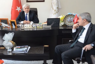 Kaymakam Peker’den Hızlı’ya Tebrik Ziyareti