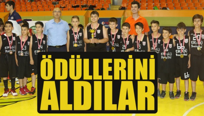 Manisa Bölgesi Basketbol Takımları Ödüllerini Aldı