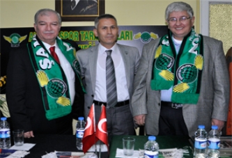 MHP Belediye Başkan Adayı Mansur Onay ve MHP İlçe Teşkilat Yönetimi Akhisar Taraftarlar Derneğini Ziyaret Etti