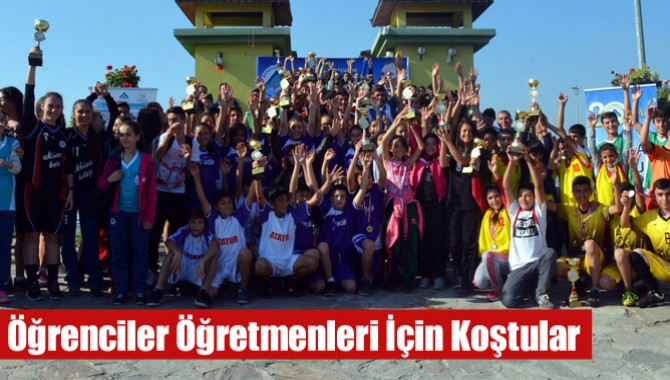 Öğrenciler Öğretmenleri İçin Koştular