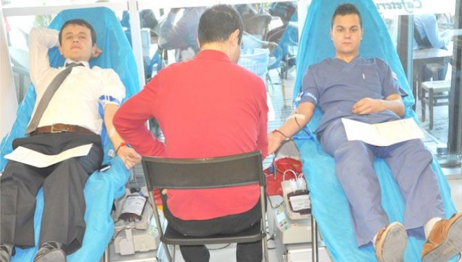 Özel Akhisar Hastanesi’nden Kızılay'a Kan Bağışı