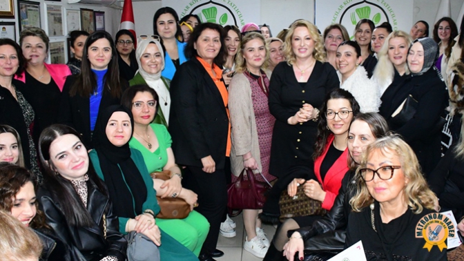 Pınar Gören, 8 Martta 200 Kişilik Program gerçekleştirdi