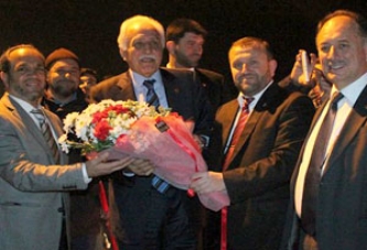 Saadet Partisi Genel Başkanını Karşıladı
